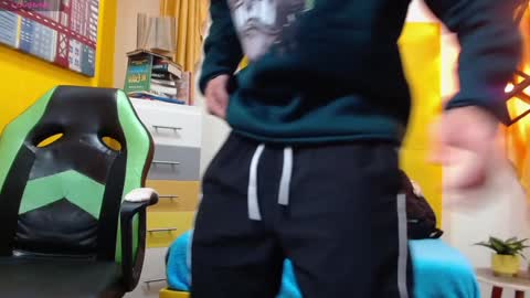 Snapshot of rennesanti chatting on 01.10.25 R E N E online show from 01.10.25