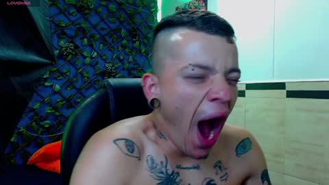 Snapshot of rennesanti chatting on 01.12.25 R E N E online show from 01.12.25