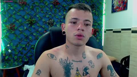 Snapshot of rennesanti chatting on 01.21.25 R E N E online show from 01.21.25