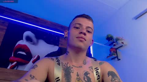 Snapshot of rennesanti chatting on 01.22.25 R E N E online show from 01.22.25