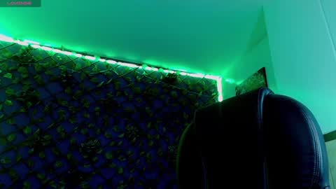 Snapshot of rennesanti chatting on 01.23.25 R E N E online show from 01.23.25