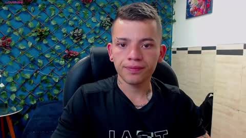 Snapshot of rennesanti chatting on 02.04.25 R E N E online show from 02.04.25