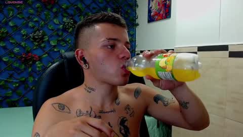 Snapshot of rennesanti chatting on 02.13.25 R E N E online show from 02.13.25