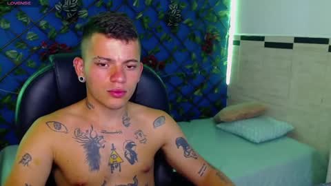 Snapshot of rennesanti chatting on 02.14.25 R E N E online show from 02.14.25