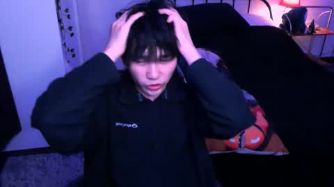 Snapshot of rennuts chatting on 11.02.25 rennuts online show from 11.02.25