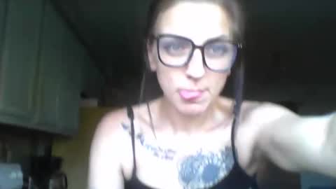 Snapshot of ressaella chatting on 10.20.25 ressaella online show from 10.20.25