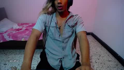 Snapshot of restrainged chatting on 12.05.24 Rest online show from 12.05.24