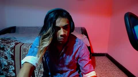 Snapshot of restrainged chatting on 01.25.25 Rest online show from 01.25.25