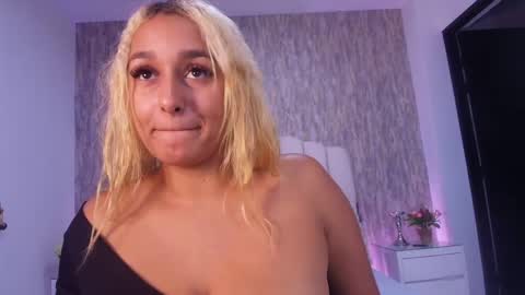 Snapshot of reven_lilith chatting on 05.29.26 REVEN online show from 05.29.26