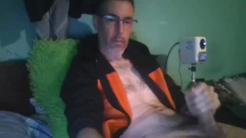 reyes_albert2006 online show from 11.24.25