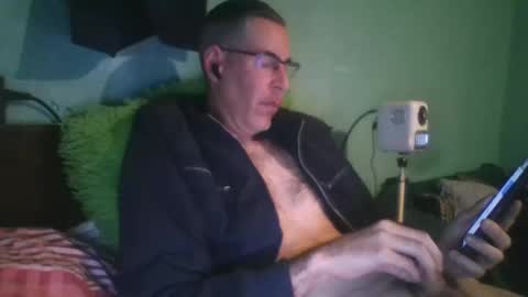 Snapshot of reyes_albert2006 chatting on 04.19.26 reyes_albert2006 online show from 04.19.26