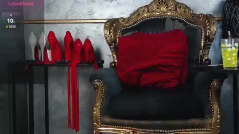 Snapshot of rheadespot chatting on 11.15.25 Rhea online show from 11.15.25