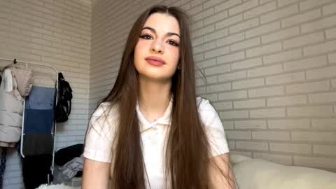 Snapshot of rhiannonmuccigrosso chatting on 10.19.25 Anna online show from 10.19.25