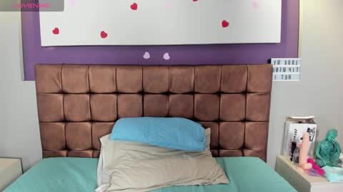 rhosyn_reyes online show from 02.13.25
