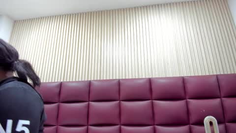 Snapshot of rianamanson chatting on 11.16.25 Riana online show from 11.16.25