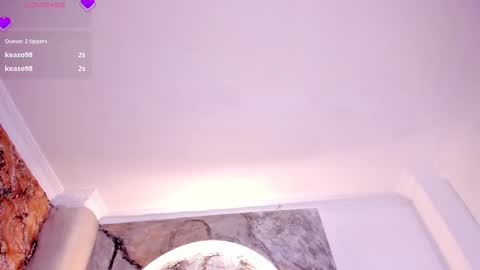 Snapshot of rianamanson chatting on 11.25.25 Riana online show from 11.25.25