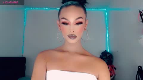 Rianna Garcia online show from 11.15.25