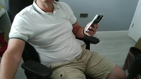UK Straight Guy online show from 06.02.26