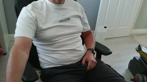 Snapshot of rich_uk56 chatting on 06.25.26 UK Straight Guy online show from 06.25.26