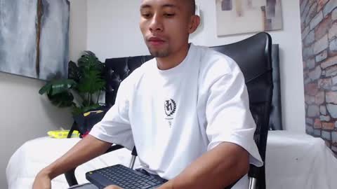 richar_voller online show from 12.27.24