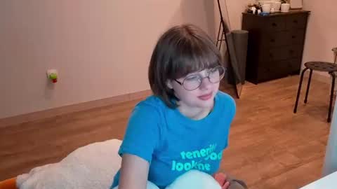 Snapshot of richardlundsten chatting on 07.12.26 Luna online show from 07.12.26