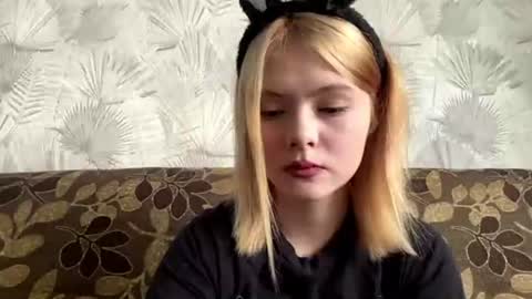 Snapshot of richellearmentrout chatting on 06.24.26 jenny online show from 06.24.26