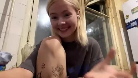 Snapshot of richellearmentrout chatting on 07.21.26 jenny online show from 07.21.26