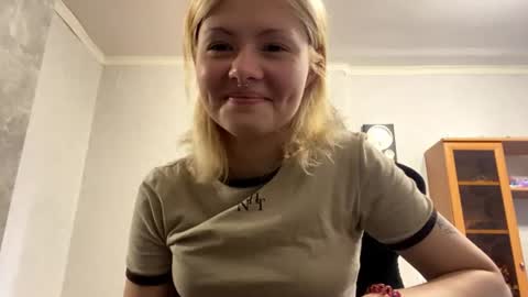 Snapshot of richellearmentrout chatting on 07.29.26 jenny online show from 07.29.26
