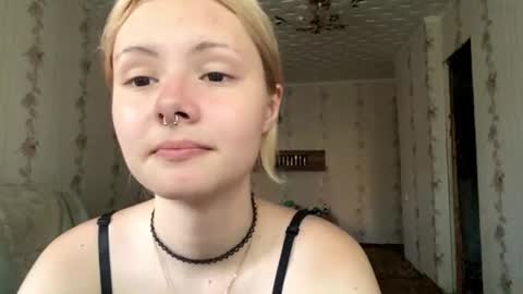 Snapshot of richellearmentrout chatting on 08.05.26 jenny online show from 08.05.26
