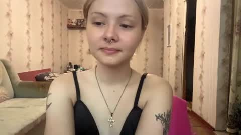 Snapshot of richellearmentrout chatting on 08.06.26 jenny online show from 08.06.26