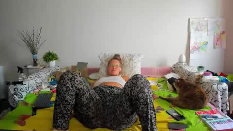 Anna - not anna - right Anna  online show from 10.10.25