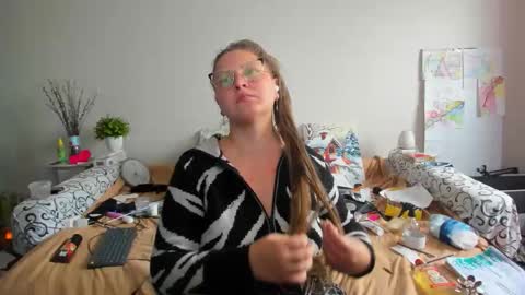 Anna - not anna - right Anna  online show from 03.17.26