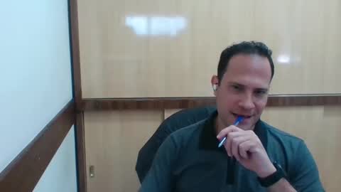 Snapshot of rick503835 chatting on 11.17.25 Rick Arian online show from 11.17.25