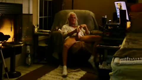 PINK HOLE TWINK online show from 10.12.25