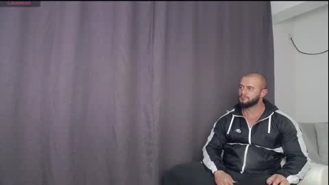 Snapshot of rickymiami1 chatting on 11.04.25 rickymiami1 online show from 11.04.25