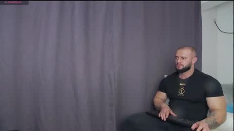 Snapshot of rickymiami1 chatting on 11.15.25 rickymiami1 online show from 11.15.25