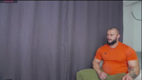 Snapshot of rickymiami1 chatting on 11.26.25 rickymiami1 online show from 11.26.25