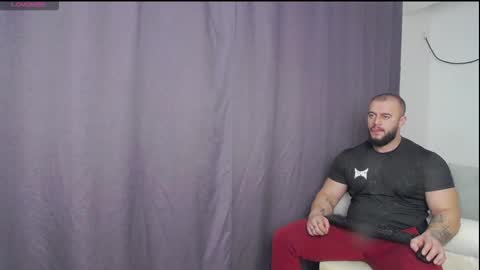 Snapshot of rickymiami1 chatting on 12.16.25 rickymiami1 online show from 12.16.25