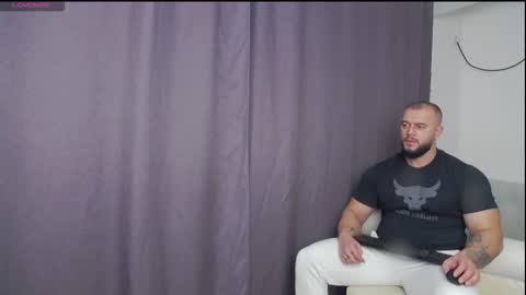 Snapshot of rickymiami1 chatting on 12.18.25 rickymiami1 online show from 12.18.25