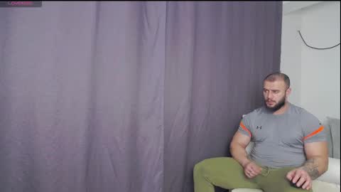 Snapshot of rickymiami1 chatting on 01.05.26 rickymiami1 online show from 01.05.26