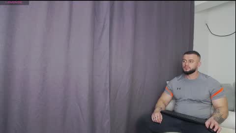 Snapshot of rickymiami1 chatting on 02.19.26 rickymiami1 online show from 02.19.26