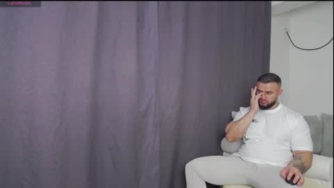 Snapshot of rickymiami1 chatting on 02.26.26 rickymiami1 online show from 02.26.26