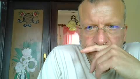 Snapshot of ricogumpi chatting on 06.17.26 ricogumpi online show from 06.17.26