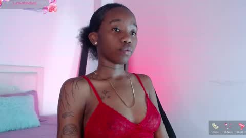 Snapshot of rihana_hot01 chatting on 01.15.25 ri ri online show from 01.15.25