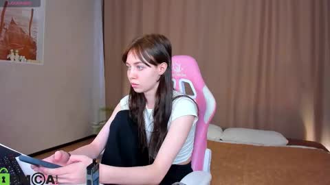 Snapshot of rihanna_walker chatting on 10.01.25 rihanna_walker online show from 10.01.25