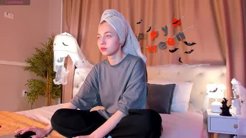 Snapshot of rihanna_walker chatting on 10.27.25 rihanna_walker online show from 10.27.25