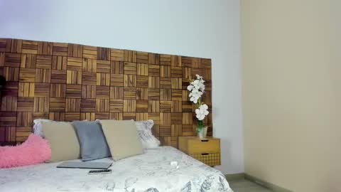 Snapshot of rihannadeep chatting on 11.02.25 Sara online show from 11.02.25