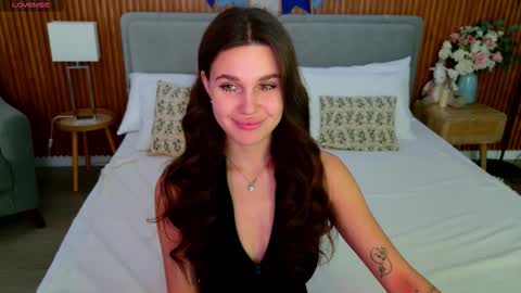 Snapshot of rihannariley chatting on 10.05.25 Rihanna online show from 10.05.25