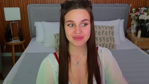 Snapshot of rihannariley chatting on 11.01.25 Rihanna online show from 11.01.25