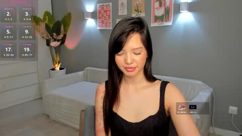 Snapshot of riko_asada chatting on 11.12.25 Riko Asada online show from 11.12.25